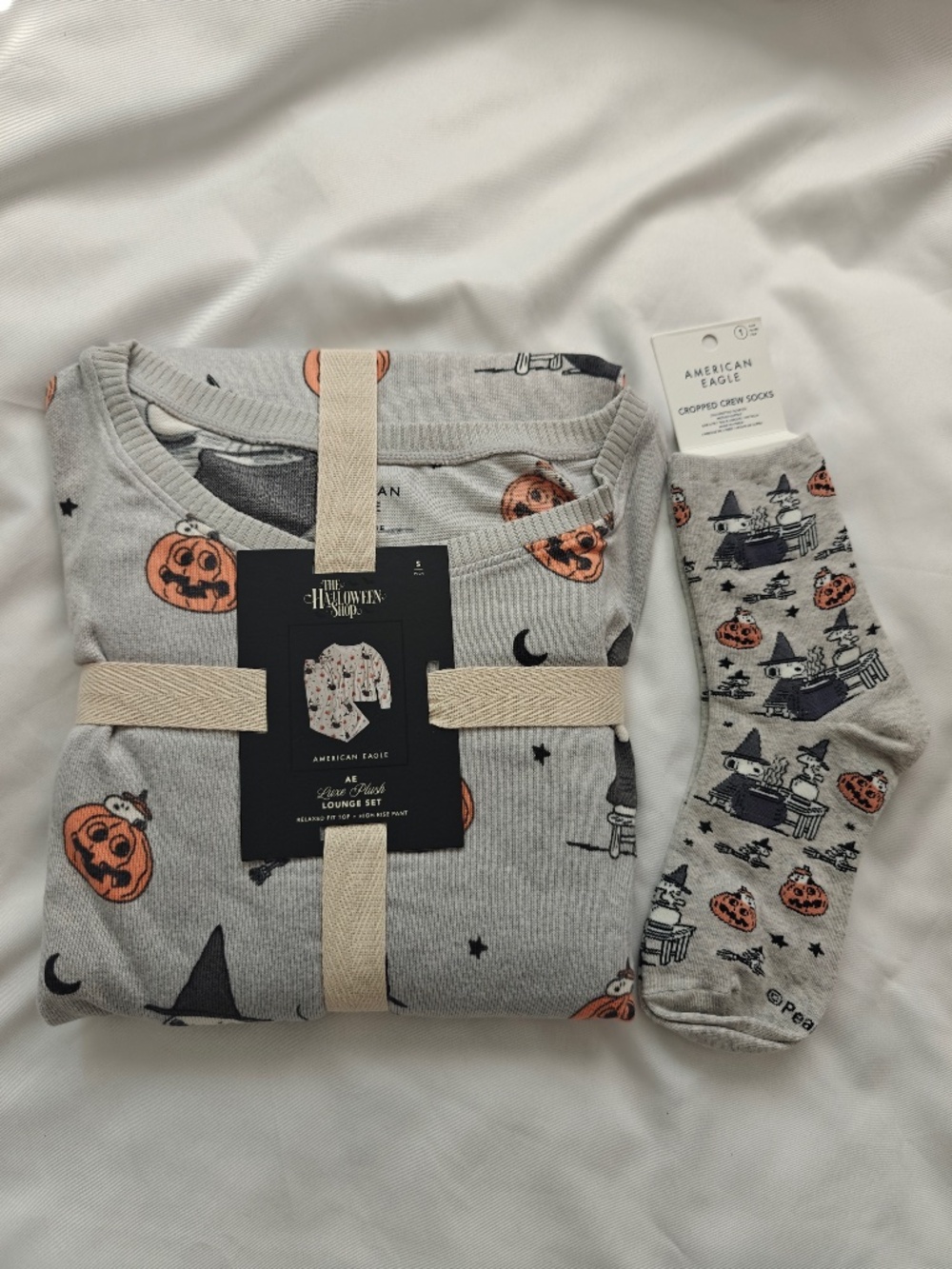 American Eagle x Peanut Luxe Plush Snoopy Long Sleeve + Pant PJ Set Sz S + Socks